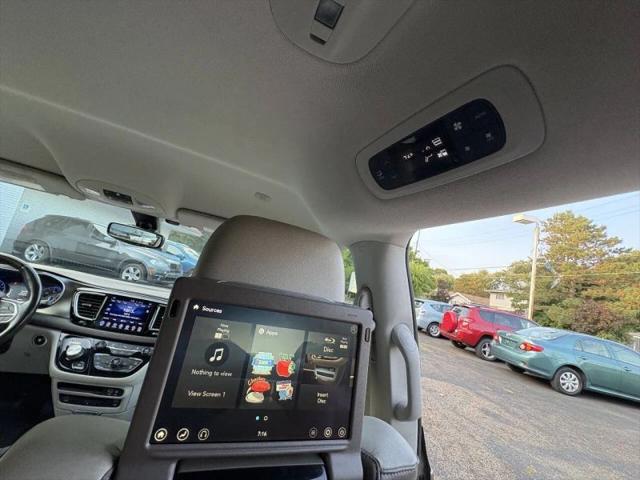 2017 Chrysler Pacifica Touring-L Plus