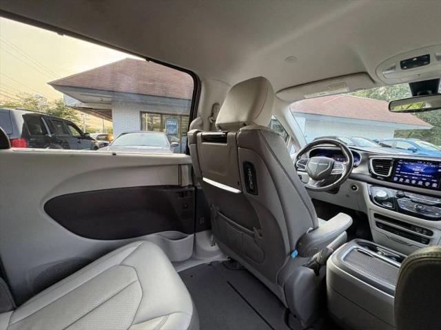 2017 Chrysler Pacifica Touring-L Plus