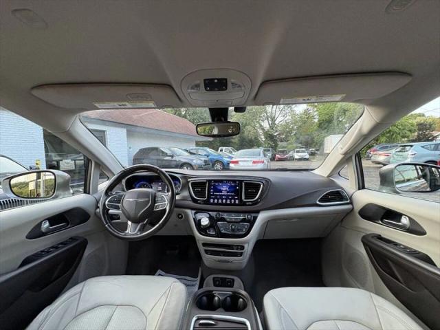 2017 Chrysler Pacifica Touring-L Plus