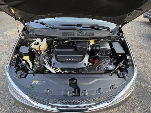 2017 Chrysler Pacifica Touring-L Plus