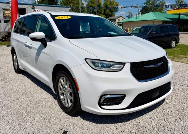 2023 Chrysler Pacifica Touring L for sale in Saint Albans, WV