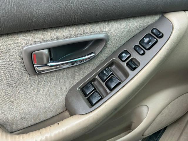 2000 Subaru Outback Base