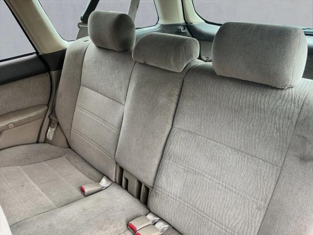 2000 Subaru Outback Base