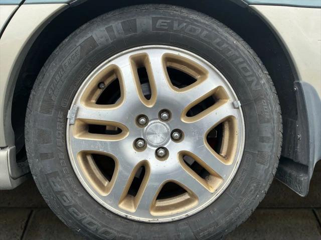 2000 Subaru Outback Base