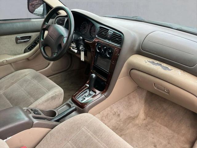 2000 Subaru Outback Base