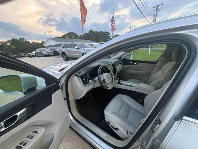2018 Volvo XC60 T5 Momentum