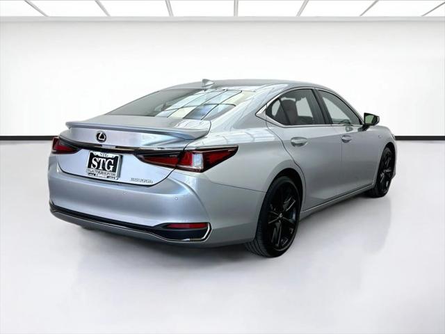2024 Lexus ES 300h F SPORT Handling