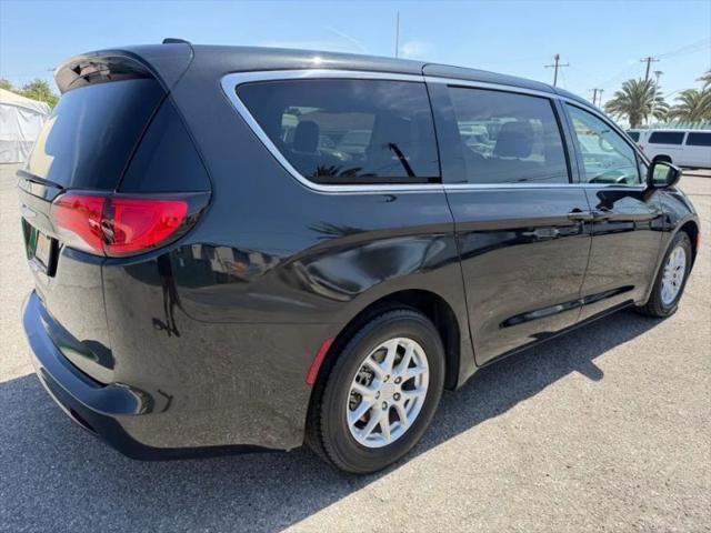 2020 Chrysler Voyager LX