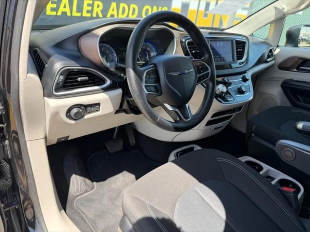 2020 Chrysler Voyager LX