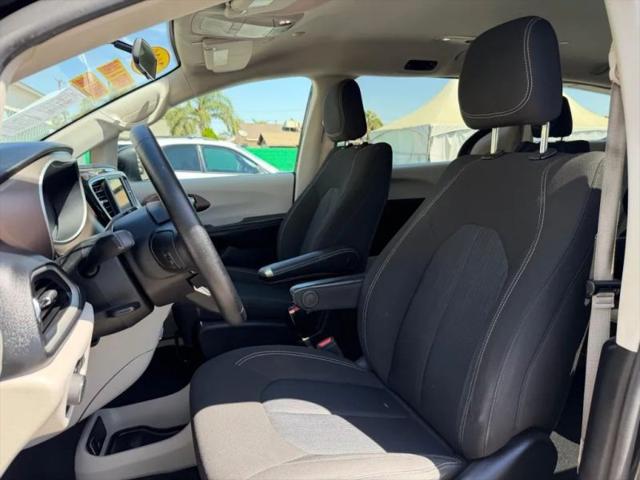 2020 Chrysler Voyager LX