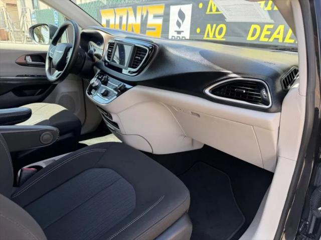 2020 Chrysler Voyager LX