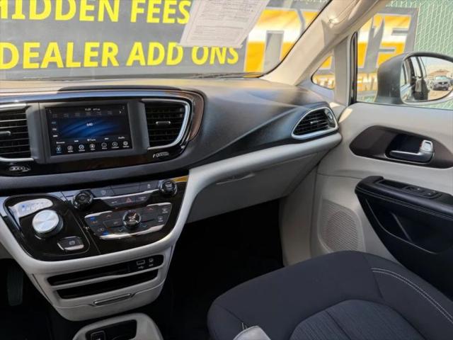 2020 Chrysler Voyager LX