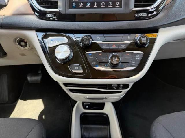 2020 Chrysler Voyager LX