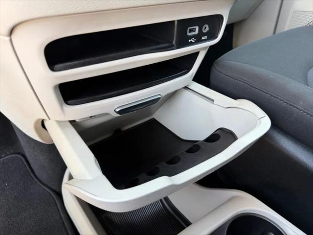 2020 Chrysler Voyager LX