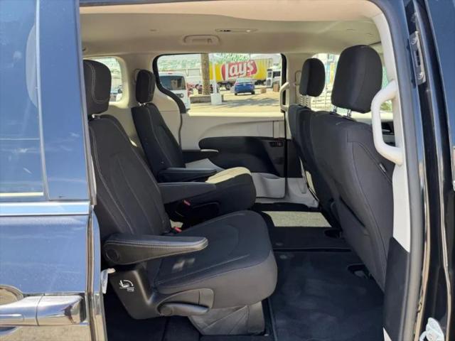 2020 Chrysler Voyager LX