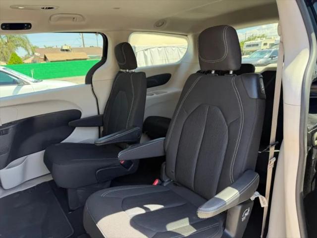 2020 Chrysler Voyager LX