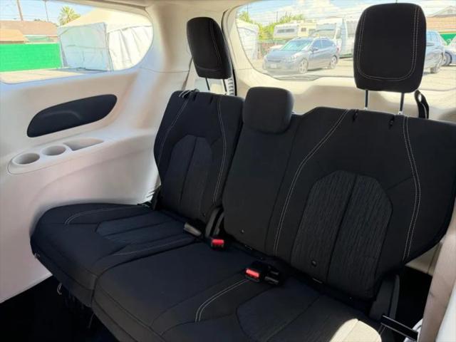 2020 Chrysler Voyager LX