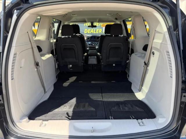 2020 Chrysler Voyager LX