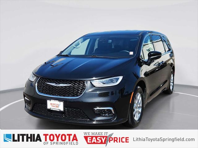 2023 Chrysler Pacifica Touring L for sale in Springfield, OR