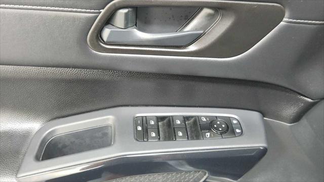 2024 Nissan Pathfinder SV 4WD