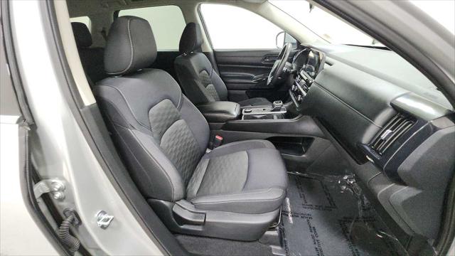 2024 Nissan Pathfinder SV 4WD