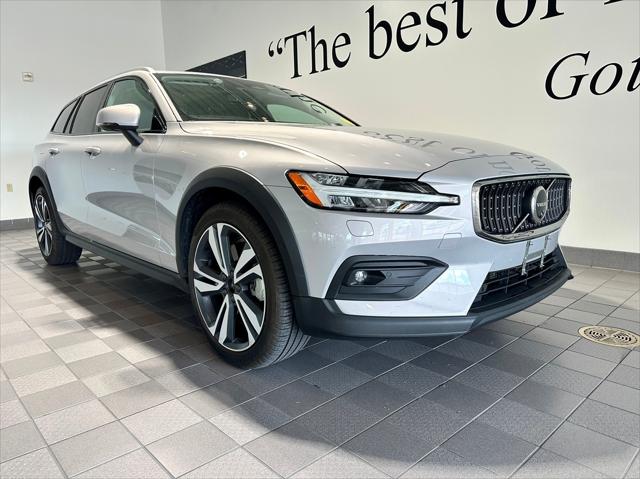 2025 Volvo V60 Cross Country Plus, B5 AWD Gas mild hybrid for sale in Mechanicsburg, PA