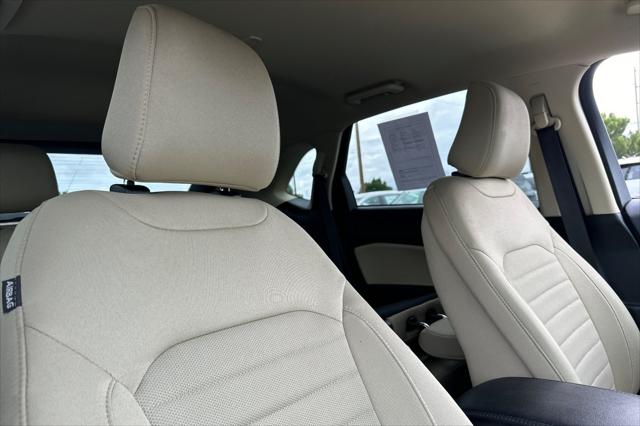 2022 Ford Edge SE