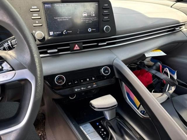 2023 Hyundai Elantra SEL 2023 Hyundai Elantra SEL