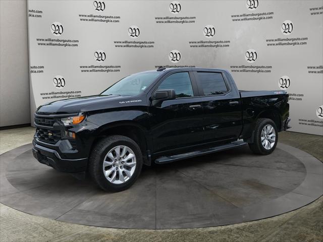 2022 Chevrolet Silverado 1500 4WD Crew Cab Short Bed Custom 2022 Chevrolet Silverado 1500 4WD Crew Cab Short Bed Custom