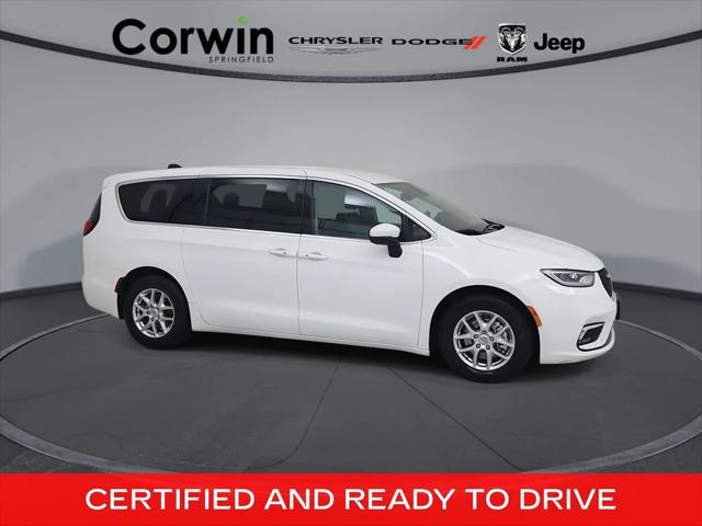2023 Chrysler Pacifica Touring L for sale in Springfield, MO