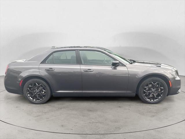 2020 Chrysler 300 Touring AWD 2020 Chrysler 300 Touring AWD