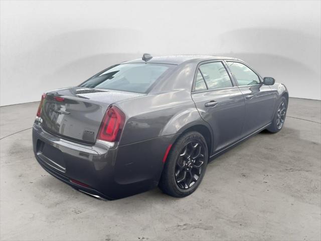 2020 Chrysler 300 Touring AWD 2020 Chrysler 300 Touring AWD