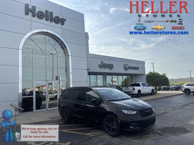 2025 Chrysler Pacifica Limited for sale in Pontiac, IL