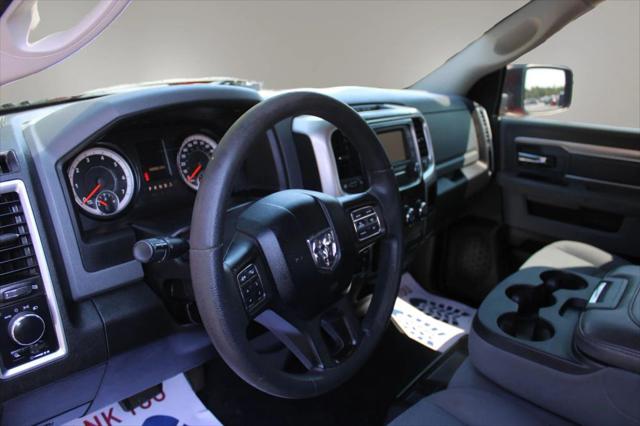 2019 Ram 1500 Classic SLT Crew Cab 4x4 64 Box
