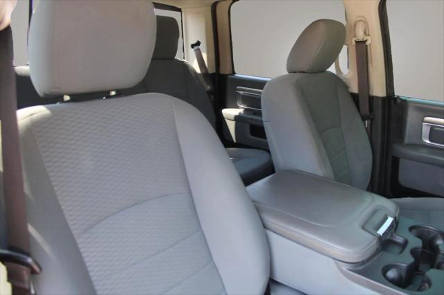 2019 Ram 1500 Classic SLT Crew Cab 4x4 64 Box