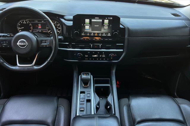 2025 Nissan Pathfinder SL FWD