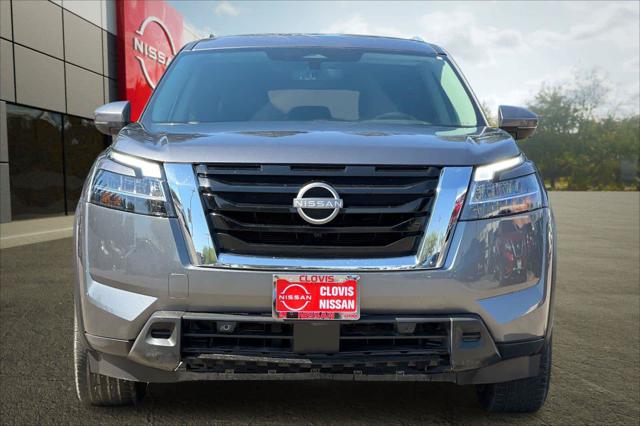2025 Nissan Pathfinder SL FWD