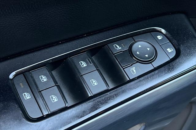 2025 Nissan Pathfinder SL FWD