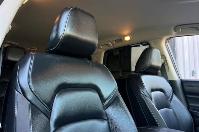 2025 Nissan Pathfinder SL FWD