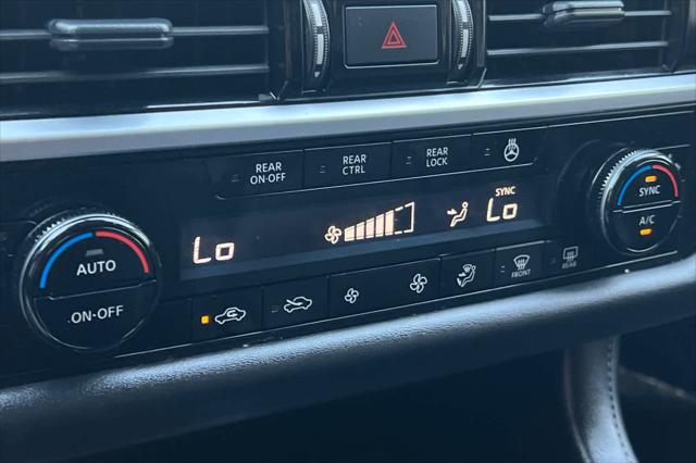 2025 Nissan Pathfinder SL FWD