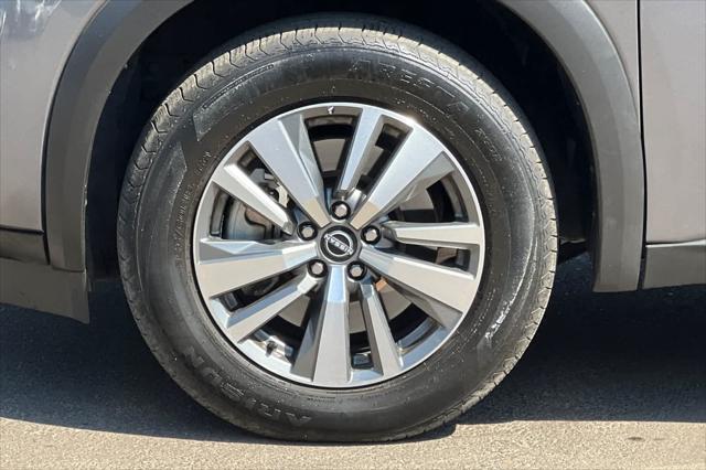 2025 Nissan Pathfinder SL FWD