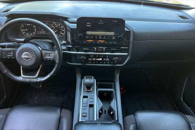 2025 Nissan Pathfinder SL FWD