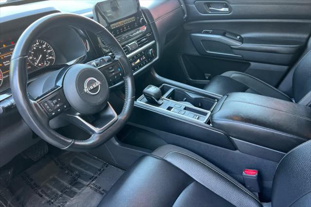 2025 Nissan Pathfinder SL FWD