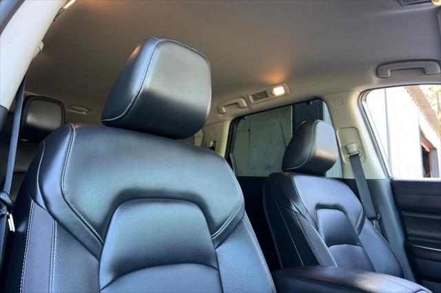2025 Nissan Pathfinder SL FWD