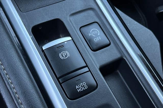 2025 Nissan Pathfinder SL FWD