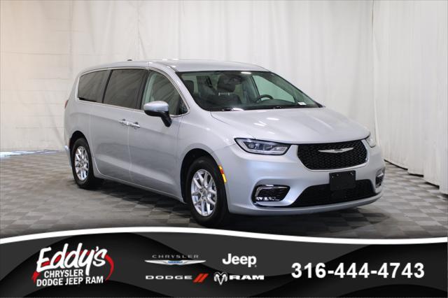 2023 Chrysler Pacifica Touring L for sale in Wichita, KS
