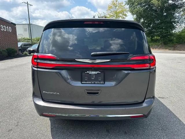 2022 Chrysler Pacifica Touring L
