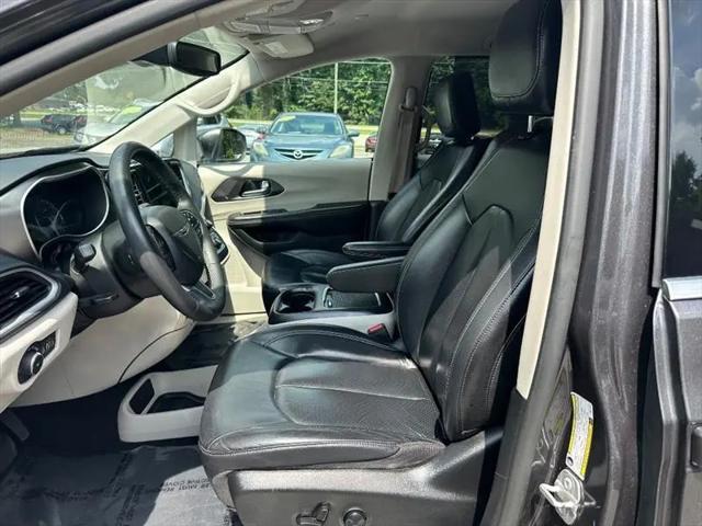 2022 Chrysler Pacifica Touring L