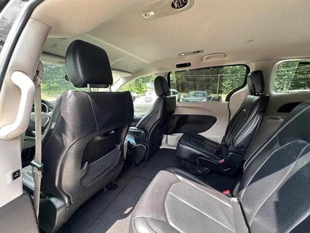 2022 Chrysler Pacifica Touring L