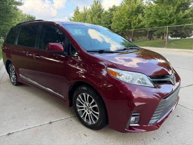 2018 Toyota Sienna XLE 8 Passenger for sale in Berwyn, IL